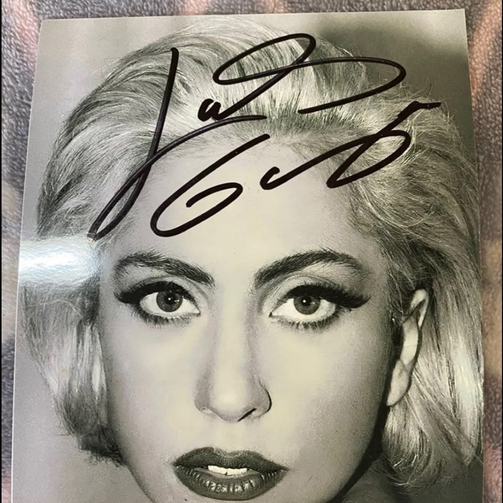 LADY GAGA SIGNED 4x6 PHOTO AUTOGRAPHED!!!